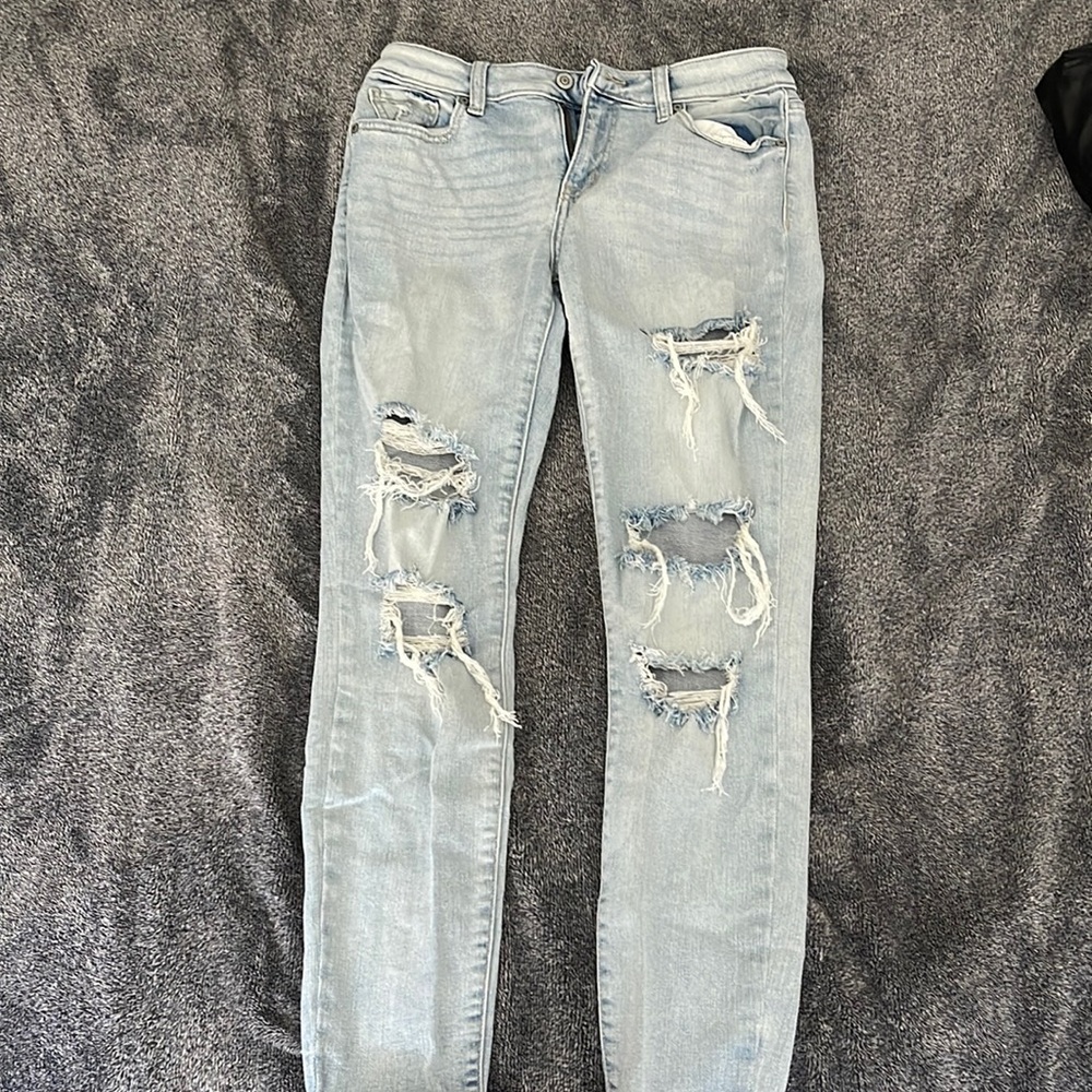Eunina jeans size 7 light wash ripped